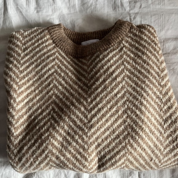 Oak and Fort Herringbone Sweater - Picture 2 of 3